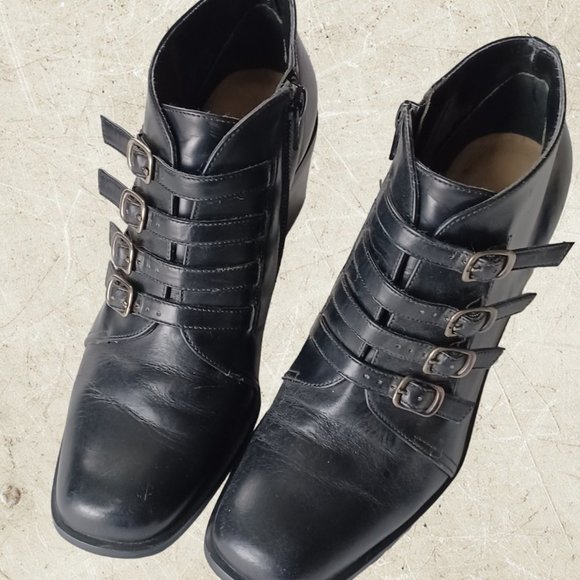 Bernardo Black Leather Ankle Boots, stacked heel size 7 - Picture 7 of 7